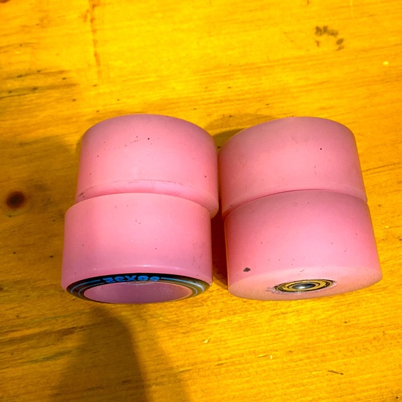 Lot of 4 Pink Angels Skates 58 x 32 roller skate wheels - Picture 3 of 5